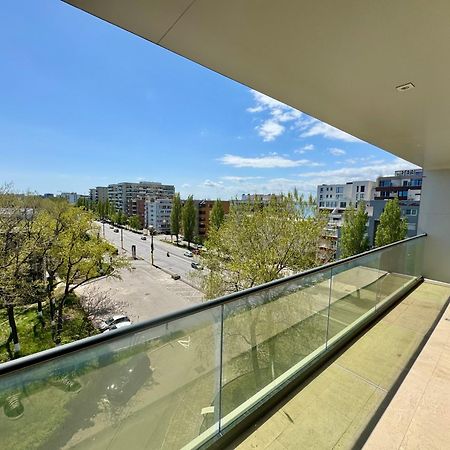 Sophia 3 Luxury Apartments Mamaia Room photo