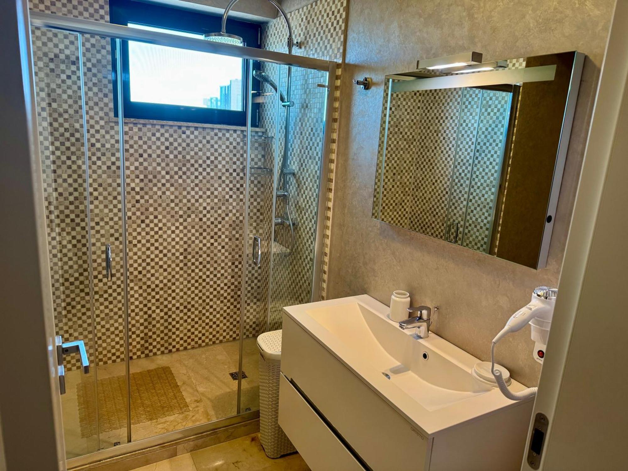 Sophia 3 Luxury Apartments Mamaia Room photo