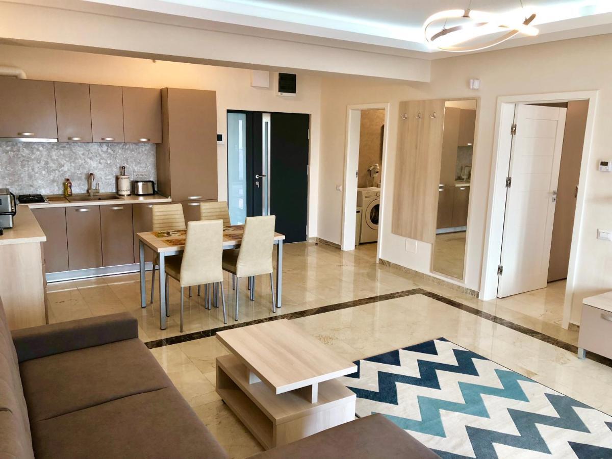 Sophia 3 Luxury Apartments Mamaia Exterior photo