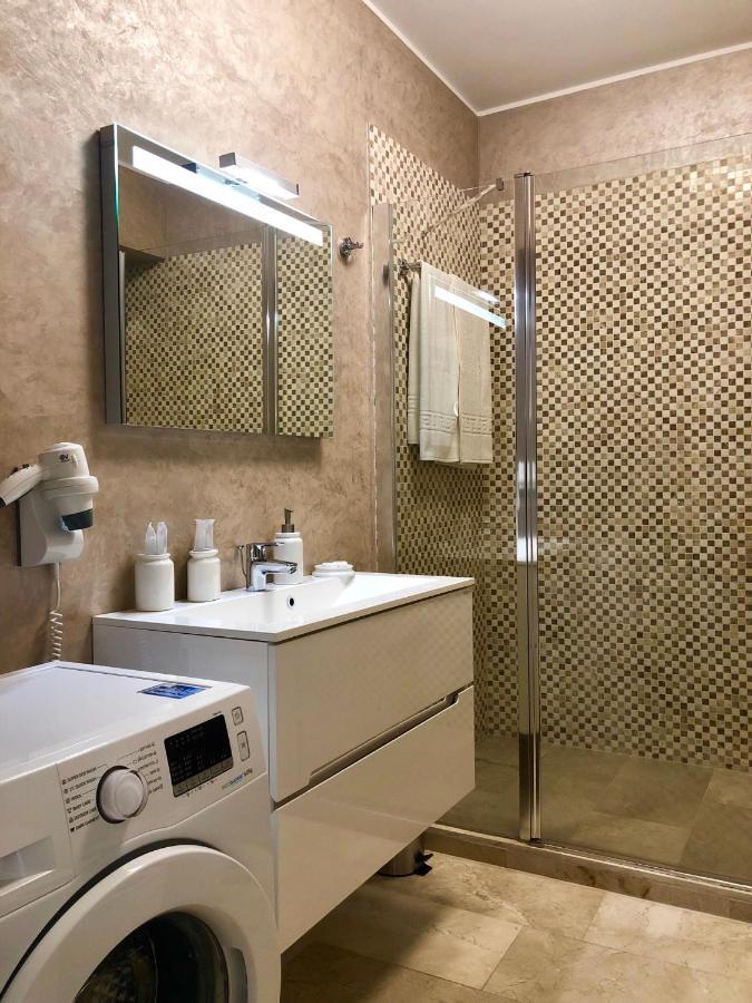 Sophia 3 Luxury Apartments Mamaia Exterior photo